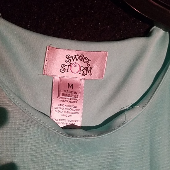 Dress - Picture 3 of 3